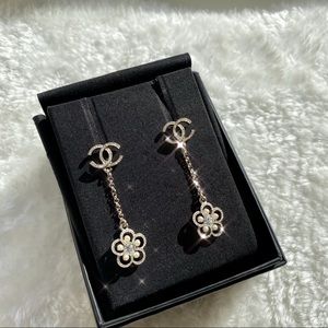 SALE!CHANEL crystal Earrings